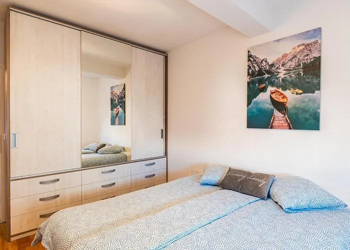 Flexible Selfcheckins 40 - Zagreb - Parking - Big Loggia - New - 2 Beedroms