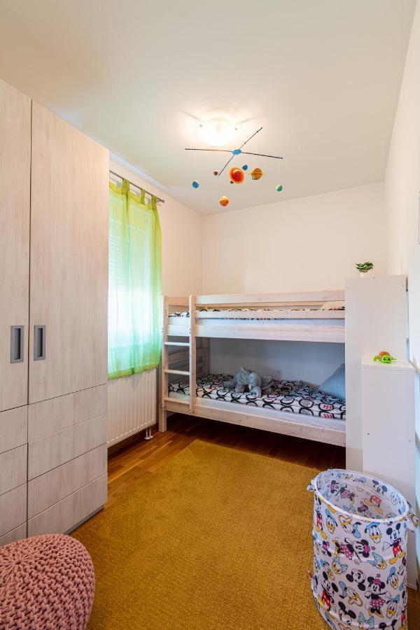 Flexible Selfcheckins 40 - - Parking - Big Loggia - New - 2 Beedroms * Zagreb